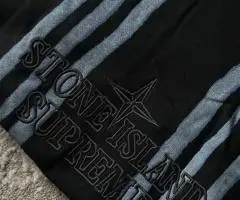 Шорти від stone island x supreme