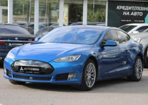 Tesla Model S, 2015 г.
