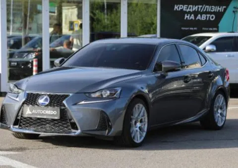 Lexus IS, 2019