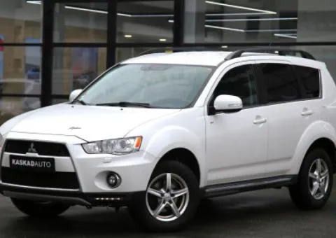 Mitsubishi Outlander XL, 2011
