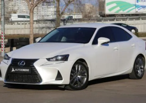 Lexus IS, 2017