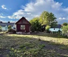 Продаж ділянки з будинком , документи на будинок є