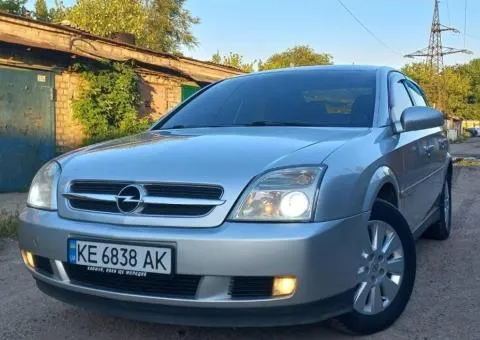 Opel Vectra 2004 year 2.2 gas-petrol Automatic