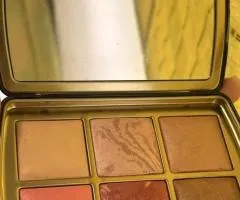 Продам палетку Hourglass Конь