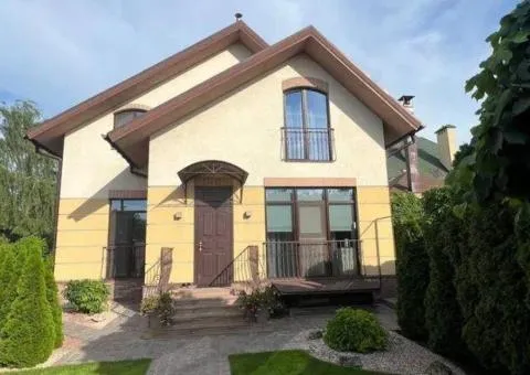 Продам розкішний двоповерховий будинок у престижному районі Гагаріна / Динамо.