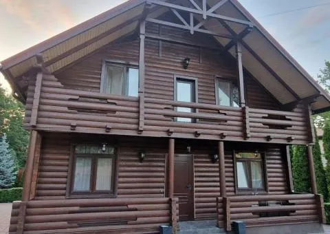 Long-term rent wooden log house. 25 min from Teremky metro.