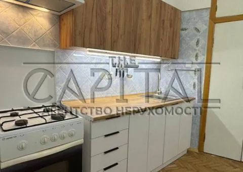 Rent 4-room apartment, 3rd floor of 5-storey building - Yaroslaviv Val St, Kyiv - 7/10