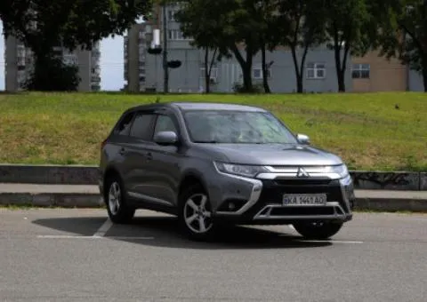 Mitsubishi Outlander, 2021 г.