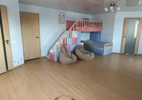 Продам 4-комнатную квартиру с авторским ремонтом - 8/10