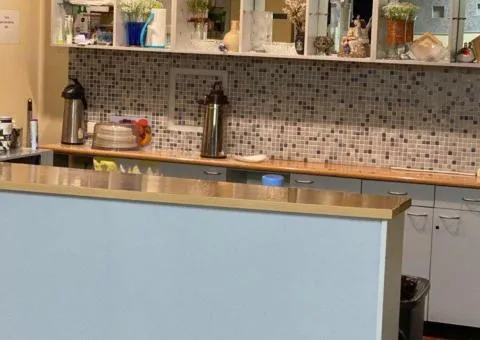 For rent: premises on Yavornytskoho Ave - 8/10