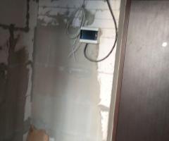 Простора 1-кімнатна квартира з терасним балконом і автономним опаленням у центрі міста
