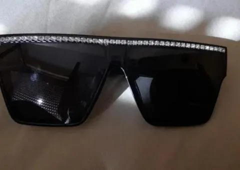 Sunglasses with rhinestones - 1/4