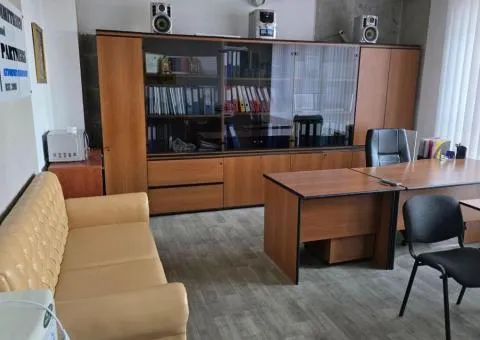 Office for rent in the center from 182 m², 2B Dilova St. Owner - 3/10