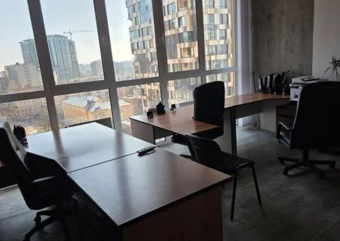 Office for rent in the center from 182 m², 2B Dilova St. Owner - 4/10