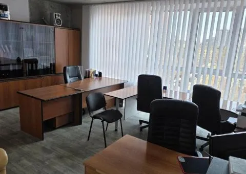 Office for rent in the center from 182 m², 2B Dilova St. Owner - 5/10