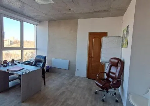 Office for rent in the center from 182 m², 2B Dilova St. Owner - 6/10