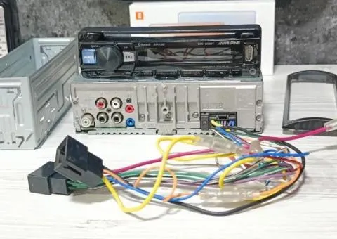 ///Alpine cde 203bt - 3/3