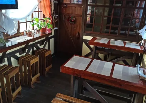 Operating cafe-pizzeria for sale
