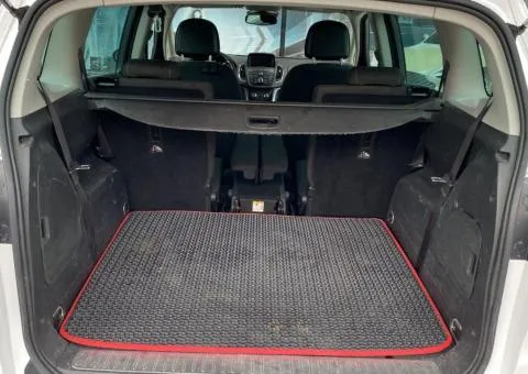 Opel Zafira Tourer - 9/10