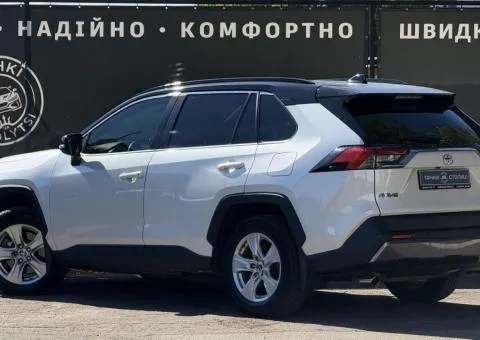 Toyota RAV4 - 2/10
