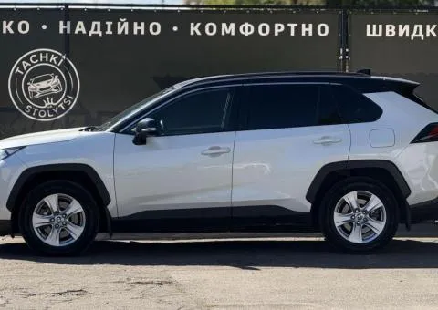 Toyota RAV4 - 3/10