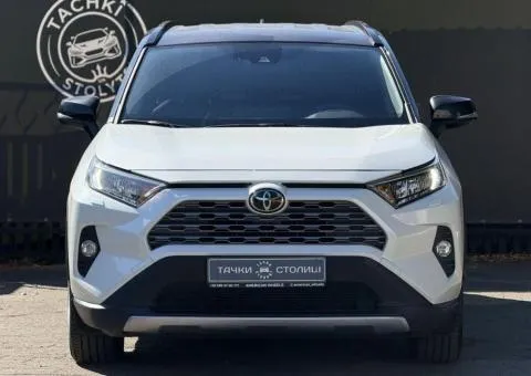 Toyota RAV4 - 8/10