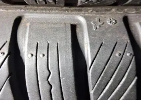 245/40 R18 Michelin Pilot Alpin 4 Шины б/у зима Комплект, Пара - 1/3