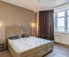 Оренда 3-кімнатної квартири, 130 м², вул. Старонаводницька, Печерський район, Київ