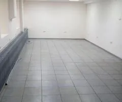 Готове бізнес-простір у цокольному поверсі в центрі