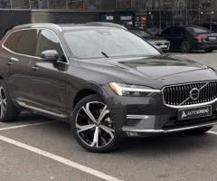 Volvo XC60 2022, petrol, automatic, front-wheel drive, 47,000 km, Kyiv