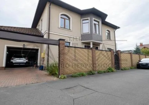 Оренда 5-кімнатного будинку, 320 м², котеджне містечко «Чорнобилець», вул. 52-га Садова, Київ - 1/10
