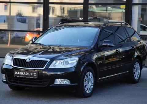 Skoda Octavia 2010, petrol, manual, front-wheel drive, 241,000 km, Kharkiv