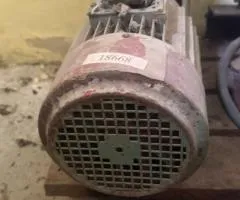 Продаються промислові насоси, електродвигуни та мотор-редуктори.