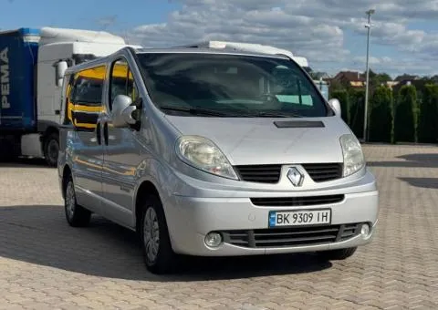 Renault Trafic Passenger 2011, 2.0 L diesel, 6-speed manual, Rivne - 1/10