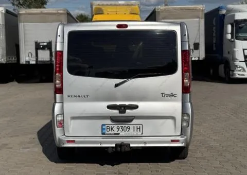 Renault Trafic Passenger 2011, 2.0 L diesel, 6-speed manual, Rivne - 6/10