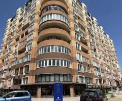 2-room apartment for sale, 80 m², Peremoha residential complex, Zooparkova/Govorova, Odesa