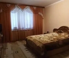 2-room apartment for sale, 74 m², Myru Ave, Panchishna fabrika, Zhytomyr