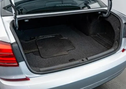 Volkswagen Passat 2016, 1.8 L petrol, automatic, front-wheel drive, 195,800 km, Kyiv - 7/10