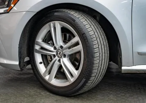 Volkswagen Passat 2016, 1.8 L petrol, automatic, front-wheel drive, 195,800 km, Kyiv - 8/10