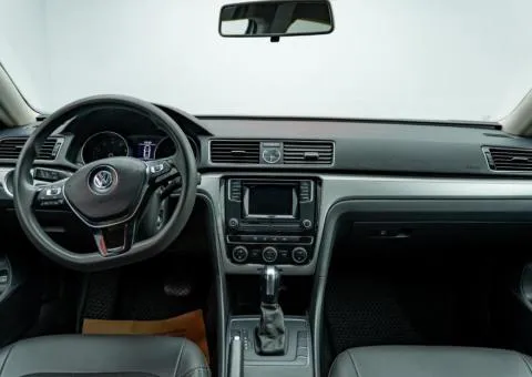 Volkswagen Passat 2016, 1.8 L petrol, automatic, front-wheel drive, 195,800 km, Kyiv - 10/10