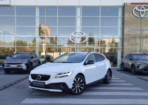 Volvo V40 Cross Country 2019, 1.5 L petrol, automatic, front-wheel drive, 47,495 km, Kyiv - 1/10