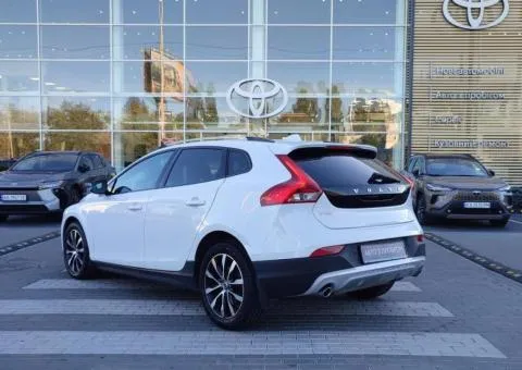 Volvo V40 Cross Country 2019, 1.5 L petrol, automatic, front-wheel drive, 47,495 km, Kyiv - 2/10