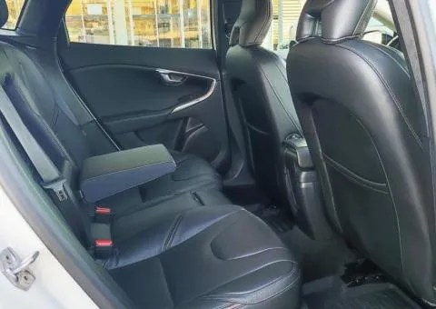 Volvo V40 Cross Country 2019, 1.5 L petrol, automatic, front-wheel drive, 47,495 km, Kyiv - 7/10