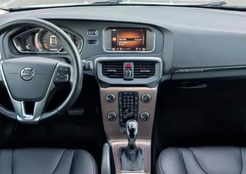 Volvo V40 Cross Country 2019, 1.5 L petrol, automatic, front-wheel drive, 47,495 km, Kyiv - 8/10