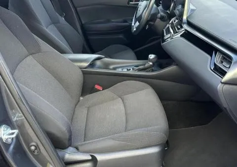 Toyota C-HR 2019, 1.8 L hybrid, CVT, front-wheel drive, 89,260 km, Kyiv - 6/10
