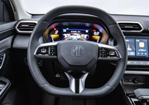 MG ZS 2025, 1.5 L hybrid, automatic, front-wheel drive, 11,000 km, Kyiv - 3/10