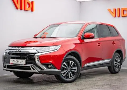 Mitsubishi Outlander 2023, 2 L petrol, automatic, front-wheel drive, 79,600 km, Kyiv - 1/10