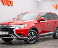 Mitsubishi Outlander 2023, 2 L petrol, automatic, front-wheel drive, 79,600 km, Kyiv