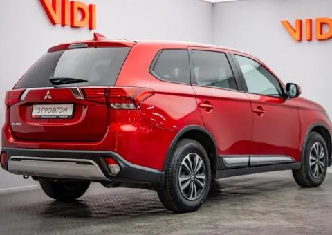 Mitsubishi Outlander 2023, 2 L petrol, automatic, front-wheel drive, 79,600 km, Kyiv - 2/10