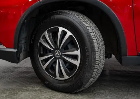 Mitsubishi Outlander 2023, 2 L petrol, automatic, front-wheel drive, 79,600 km, Kyiv - 9/10